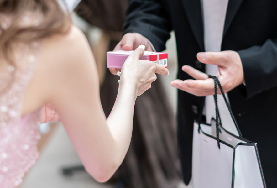 100円で買える結婚披露宴・二次会のプチギフト